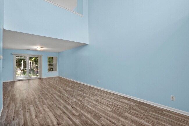 Building Photo - 1096 Harvester Cir