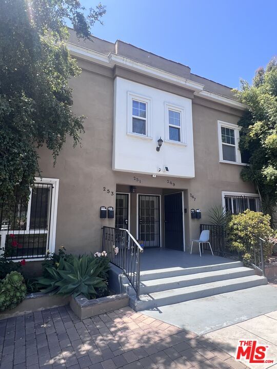 Primary Photo - 247 S Catalina St