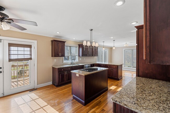 Building Photo - 1116 Shagbark Ln