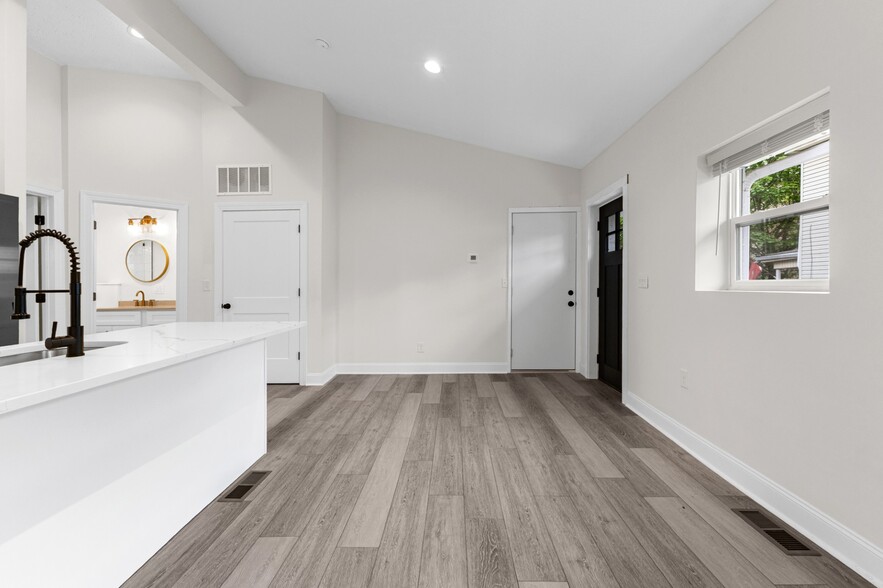 Living Room - 564 W 2nd Ave