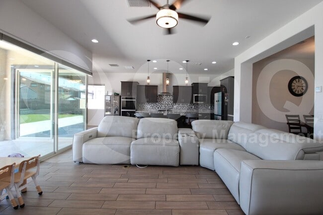 Building Photo - 8523 W Palo Verde Dr