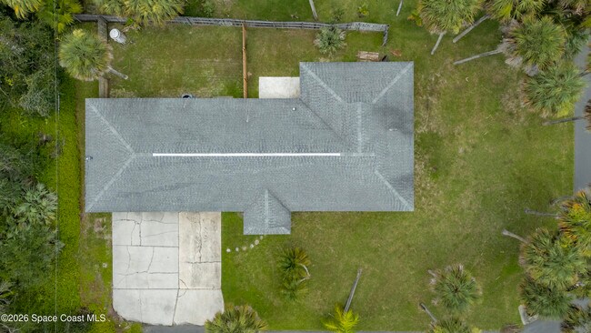 Building Photo - 215 Pelican Dr
