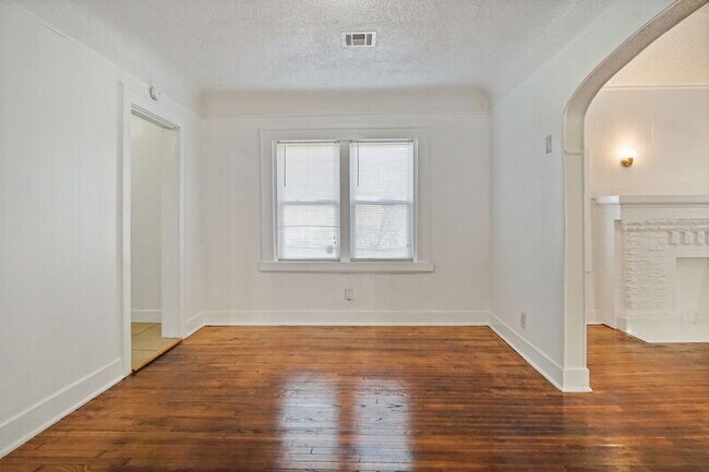 Building Photo - 2145 N Kate Ave