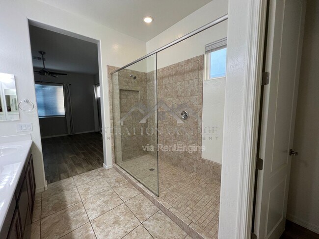 Building Photo - 10448 E Palladium Dr