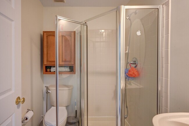 Building Photo - 8827 Montjoy Pl