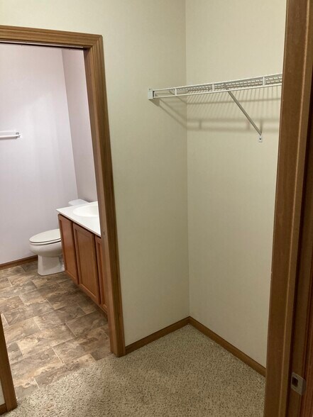 Building Photo - 2650 Millstone Dr