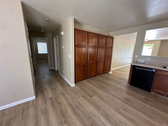 Building Photo - 7465 Hinton Dr