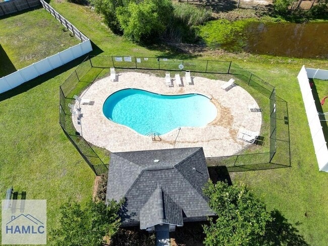 Building Photo - 182 Grandview Dr