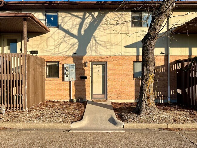 Primary Photo - 2 Bed | 2 Bath | Apartment