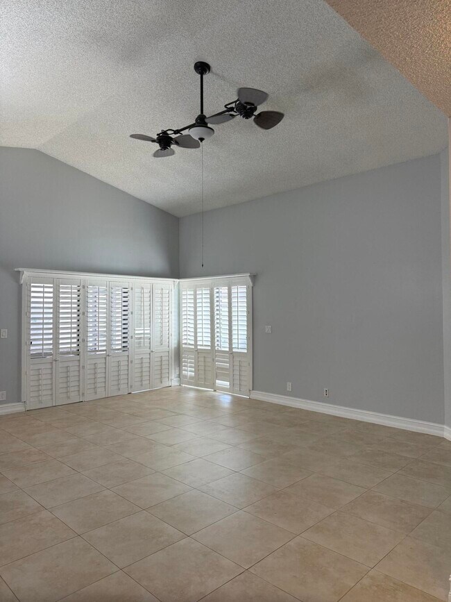 Building Photo - 21583 Villa Nova Dr