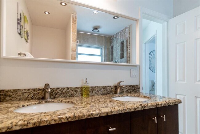 Building Photo - 1469 NW 10th St