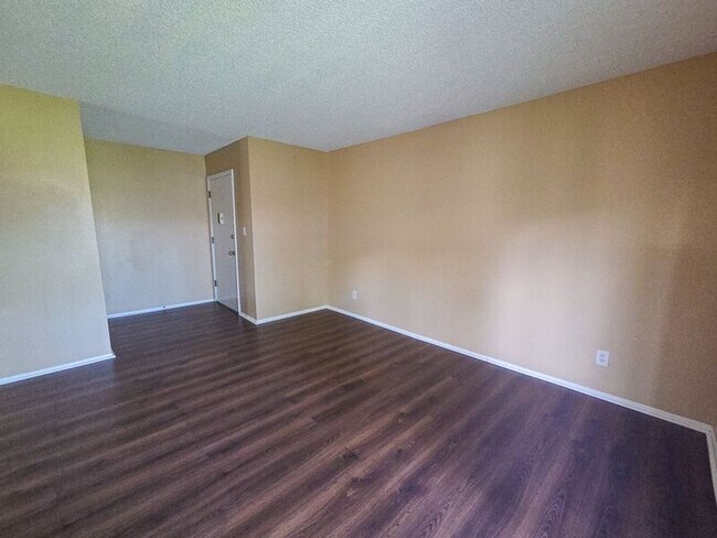 Building Photo - 152 Springwood Cir