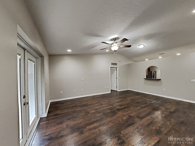 Building Photo - 531 Brown Bear Way