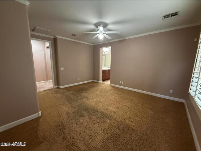 Building Photo - 421 W Wisteria Pl