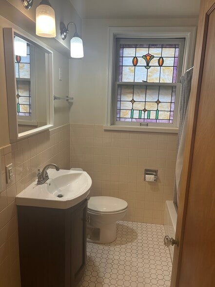 Bathroom - 3662 Wilmington Ave
