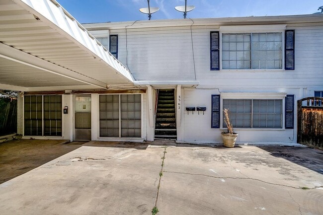 Building Photo - Stylish 1 Bed 1 Bath - Great Location