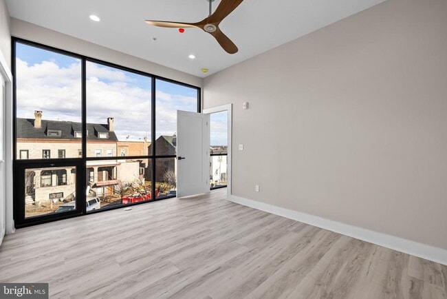 Building Photo - 400 S Conkling St