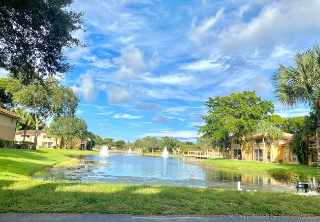 Building Photo - 4799 Via Palm Lakes