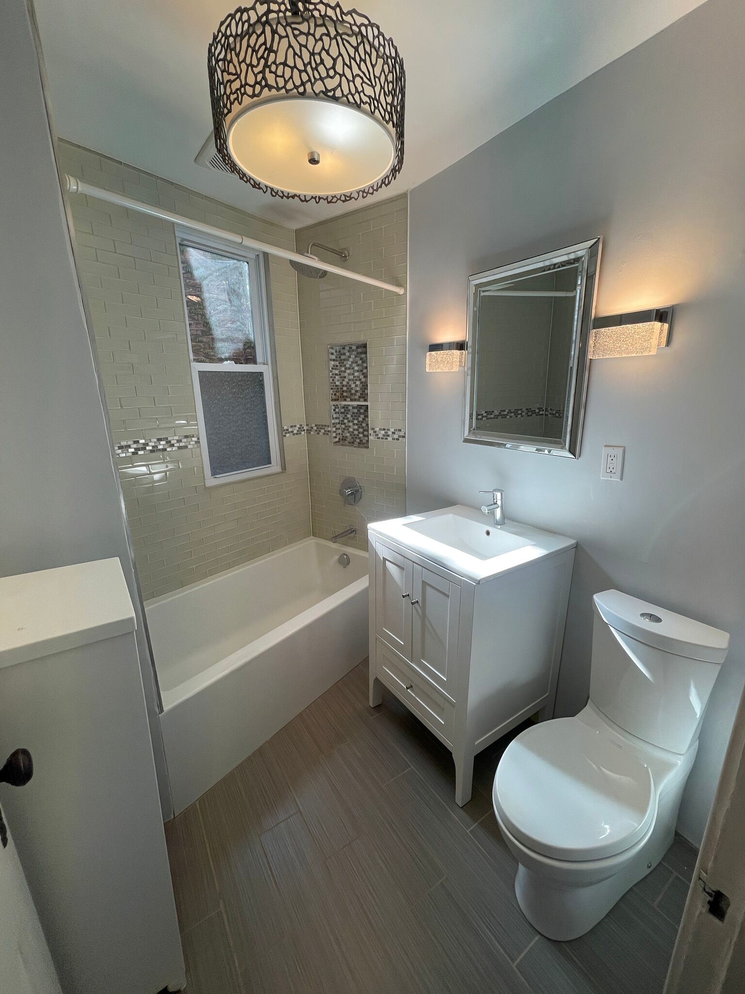 Building Photo - 918 W Gunnison St