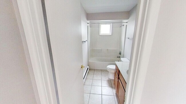Building Photo - 8 Hickory Manor Dr