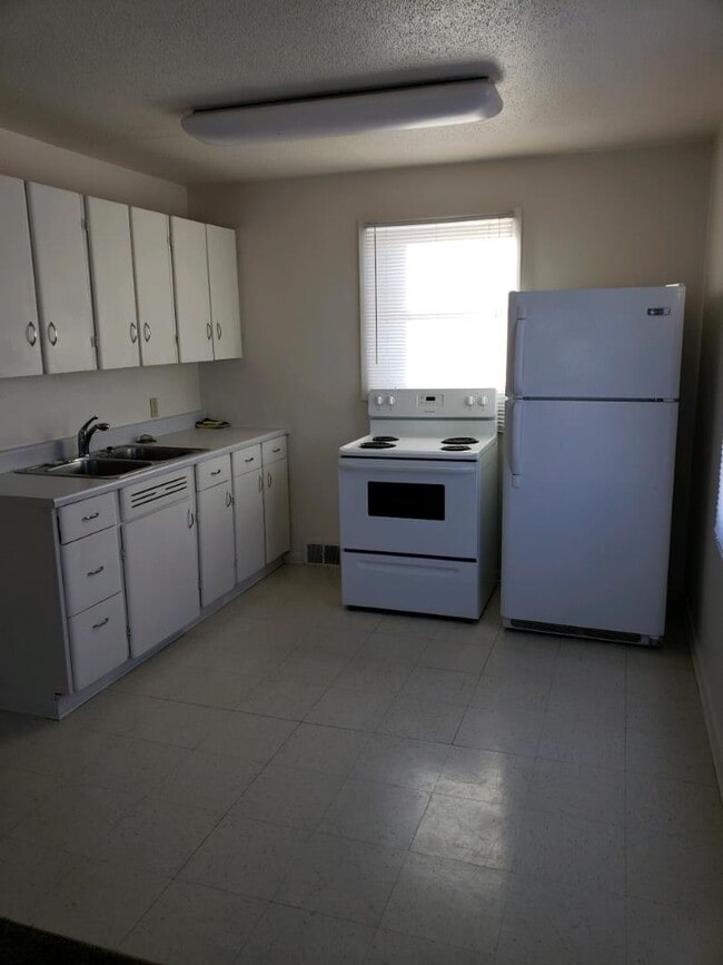 Building Photo - 517 E Saint Patrick St