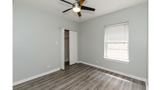 Building Photo - 2408 N Kilbourn Ave