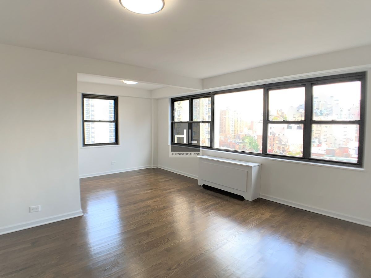 Building Photo - E 16 ST