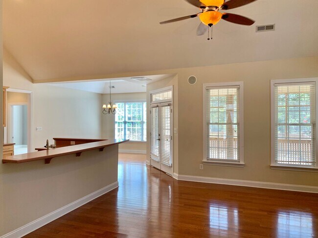 Building Photo - Great Home in Gated Community with Bonus Room!