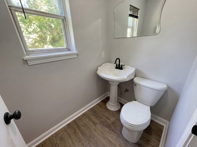 Building Photo - Charming 4BR Home with Large Yard