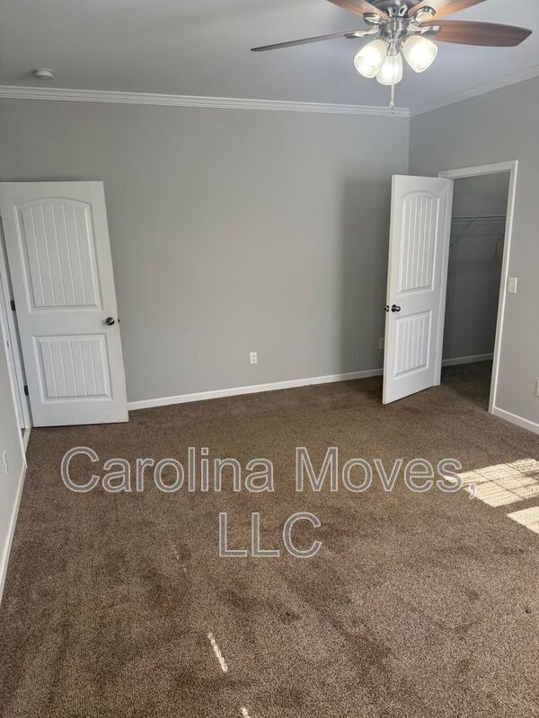 Building Photo - 105 Bismark Dr