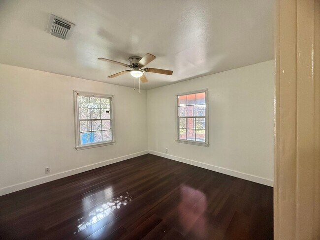 Building Photo - 3527 Rosedale St
