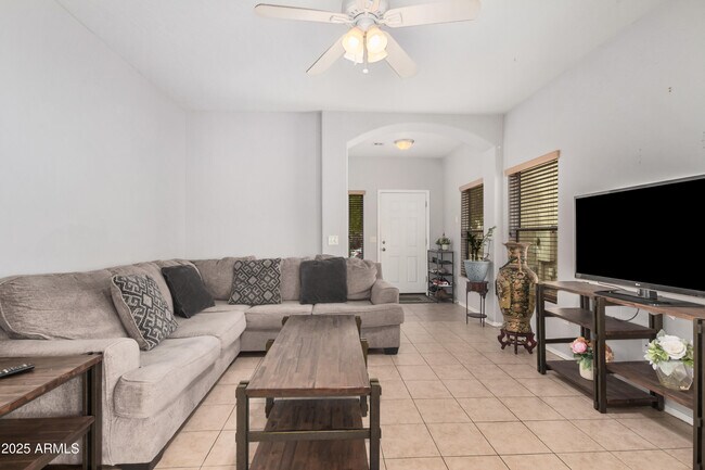 Building Photo - 13436 W Peck Dr