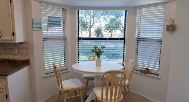 Building Photo - 1003 N 4th St