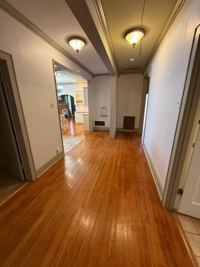 Building Photo - Charming Historic Highland Rental – 3BR, 2...