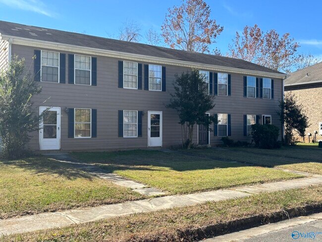 Primary Photo - 2607 Wynterhall Rd SE