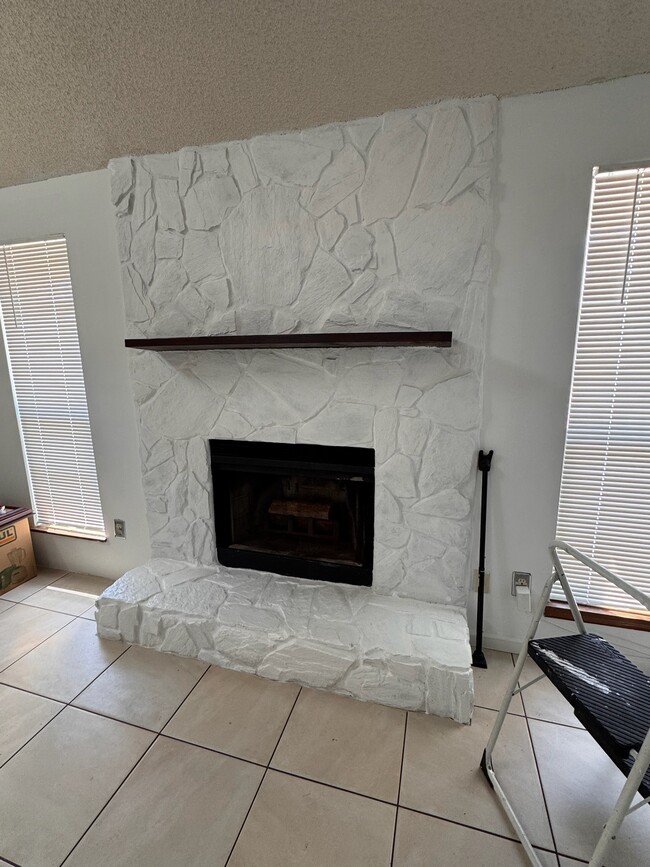 Building Photo - 11719 Fort Caroline Lakes Dr N