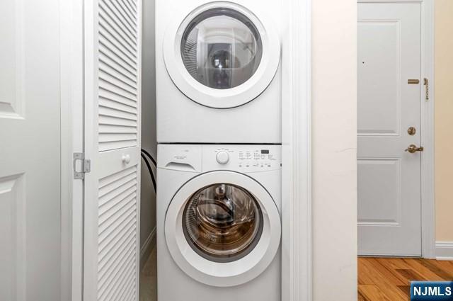 Building Photo - 10 Madison Ave