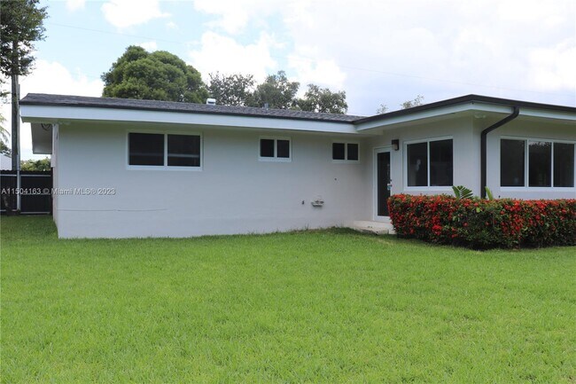 Building Photo - 6955 SW 66th Ave