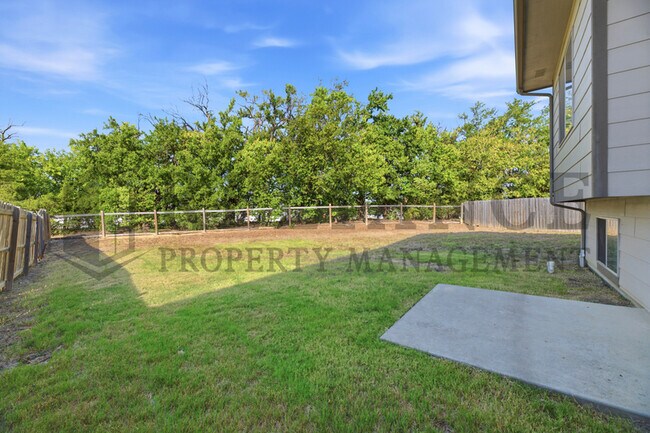 Building Photo - 2202 E Quivira Cir