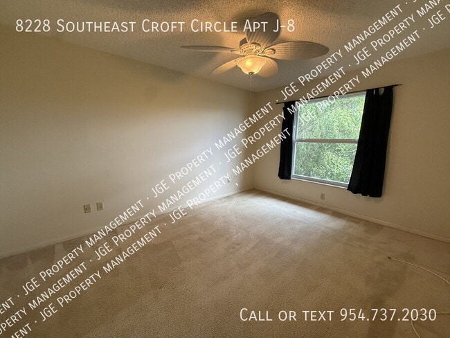 Building Photo - 8228 SE Croft Cir