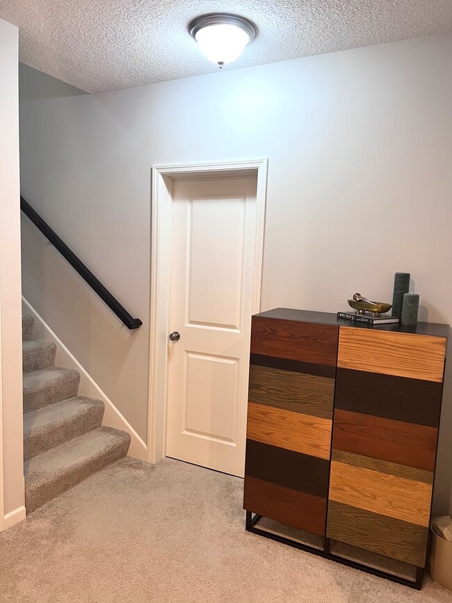 Building Photo - 8094 Evergreen Ln N