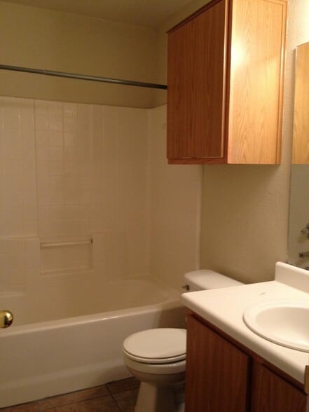 Building Photo - 2202 Wright Way