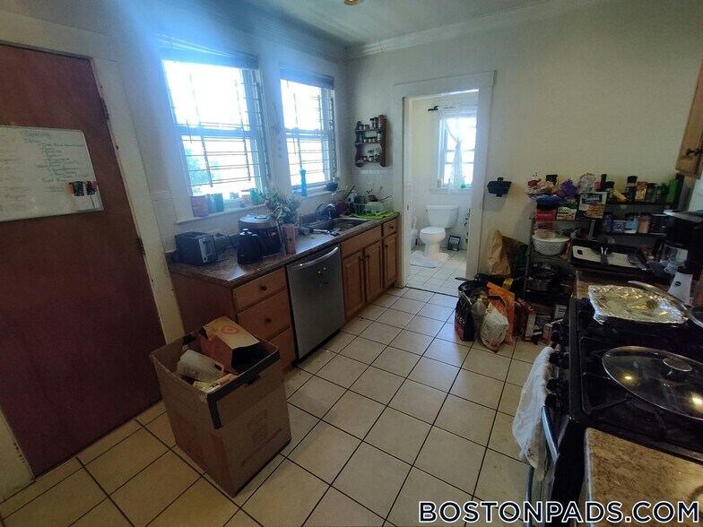 Building Photo - 24 Claymoss Rd