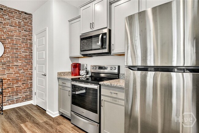 Building Photo - 170 Holloway Hl