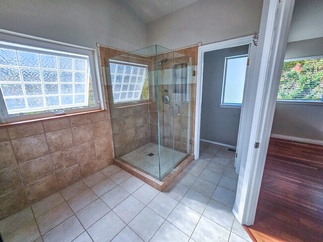 Building Photo - 25715 SE 36th Pl