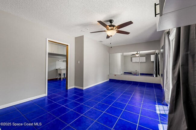 Building Photo - 915 Kenmore St NW