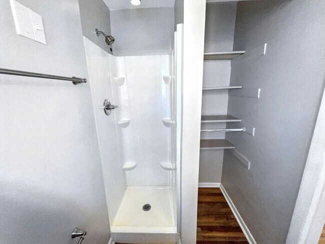 Building Photo - 3-Bedroom Home in a Convenient Location / ...