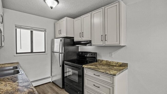 Building Photo - Affordable 2 Bed 1 Bath Apartment! Great location!!