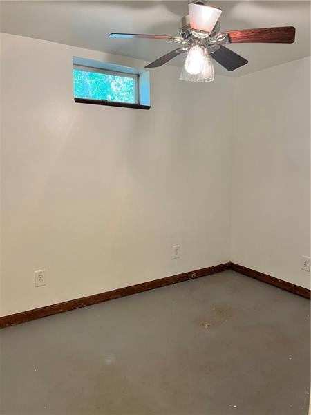 Building Photo - 329 Stoney Hollow Rd