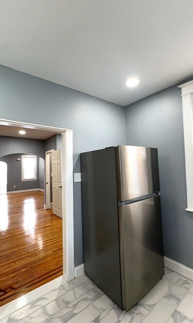 Building Photo - 5838 Fernwood St